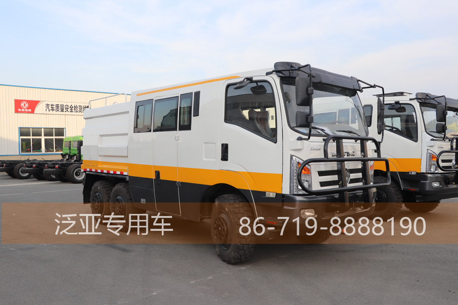 六驱工程车,3立方加运油车,六驱抢险救灾车,电力维修车,六驱罐式运输车,六驱工程车底盘,特种车改装,灾区救援车,六驱加运油车,6*6越野工程车,油罐车