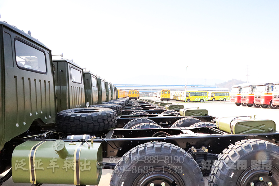 东风六驱,EQ2082,东风尖头,东风特种车,东风越野专用车,东风EQ240 ,东风6X6底盘,东风运兵车,东风军车,东风专用车.东风6x6军车,东风六驱军车