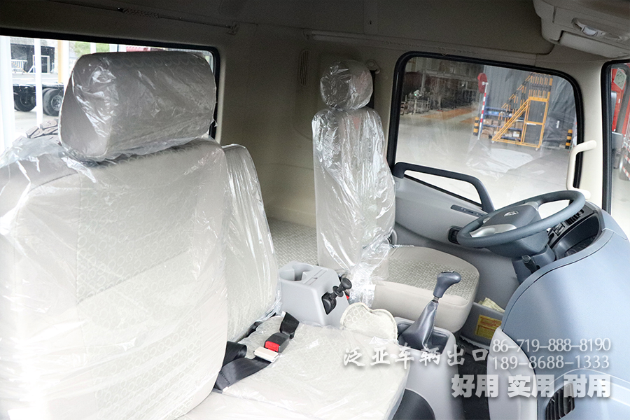 东风EQ2100E6D_东风六驱越野卡车_6*6东风经典长头货车_经典款东风尖头,3.5吨越野车_东风3.5吨运兵车_东风六驱eq2100_东风长头货车_东风经典卡车
