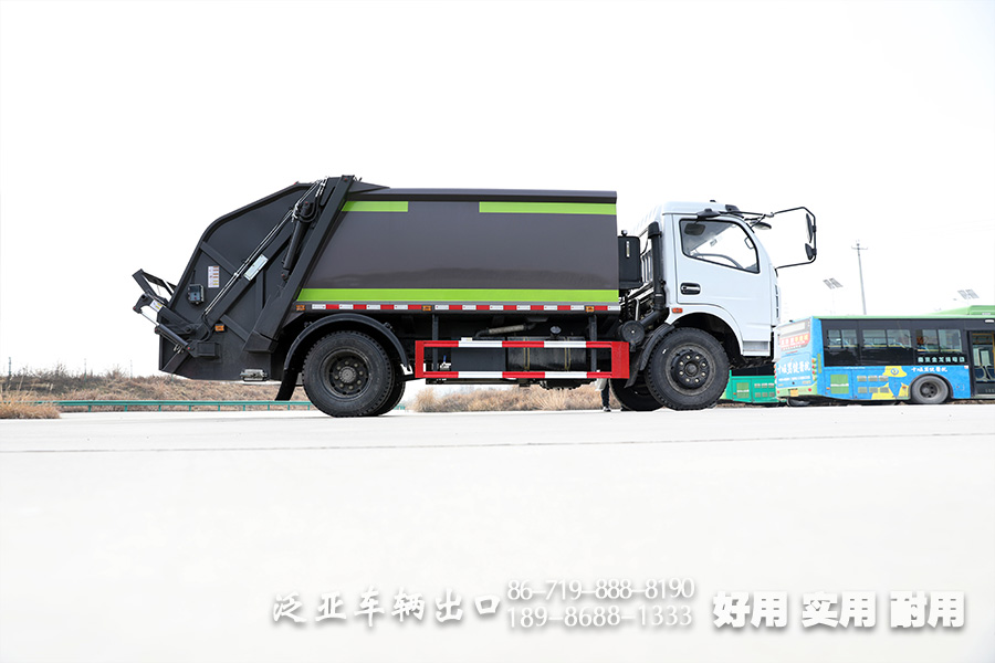 <strong>车行天下 智行未来  4X2轻卡改装压缩式垃圾车爆款来袭</strong>