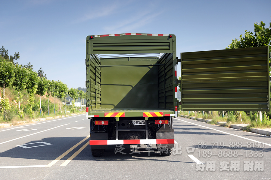 东风六驱340马力越野运输车，340马力重型商用车出口、大载荷越野运输车