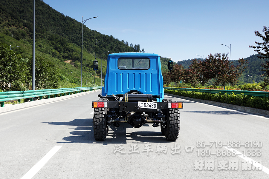 东风六驱经典款EQ2082越野底盘,EQ240,东风蓝卡车,尖头卡车,出口长头底盘,经典越野卡车