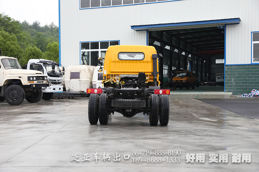 东风4x2轻卡底盘,专用车底盘,160马力小型卡车,小型卡车底盘定制,出口微卡底盘,越野专用车底盘,出口底盘厂家