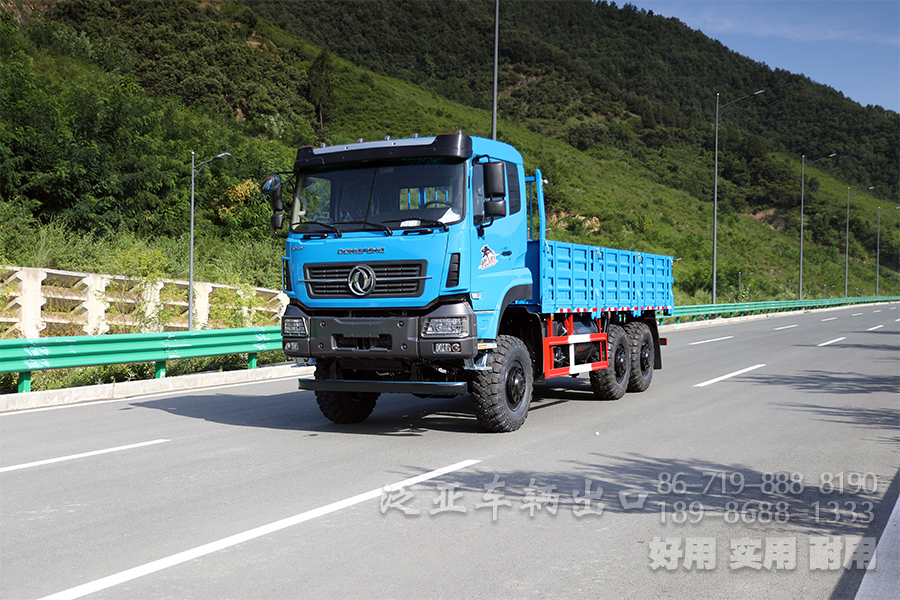 东风六驱340马力出口卡车_6*6货运卡车_长途货车刹车降温水箱