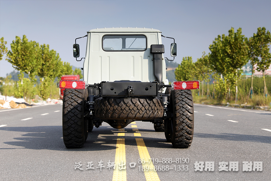 东风EQ2100底盘,东风6×6底盘,长头EQ2100底盘,六驱越野底盘,6×6尖头底盘,140底盘,运兵卡车,底盘出口,长头卡车,210马力卡车,卡车专用改装