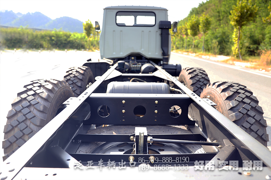 东风EQ2100底盘,东风6×6底盘,长头EQ2100底盘,六驱越野底盘,6×6尖头底盘,140底盘,运兵卡车,底盘出口,长头卡车,210马力卡车,卡车专用改装