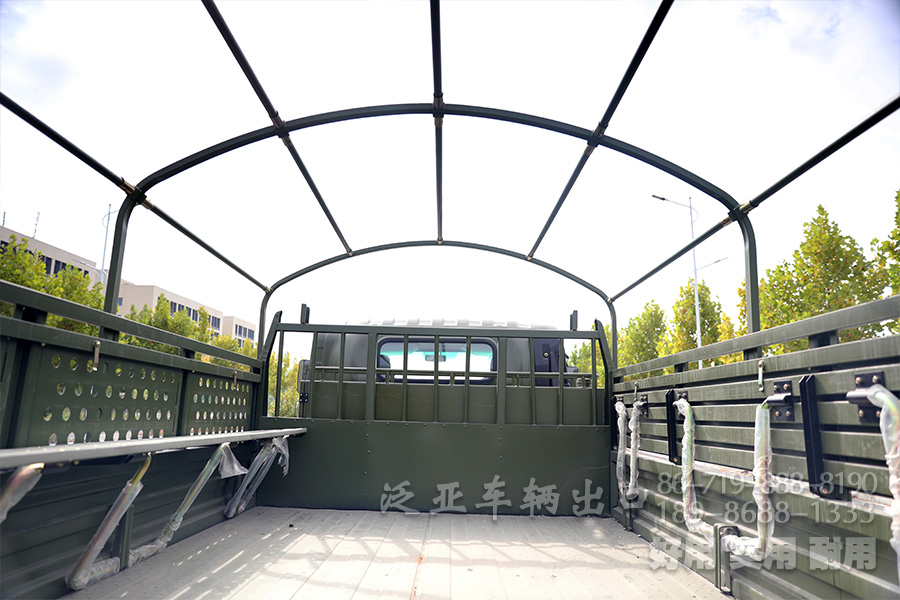 东风六驱,东风6x6,东风平头越野卡车,EQ240,EQ2082,柴油越野汽车,东风6*6卡车,东风越野卡车,六驱卡车出口,全驱民用卡车,东风越野货车