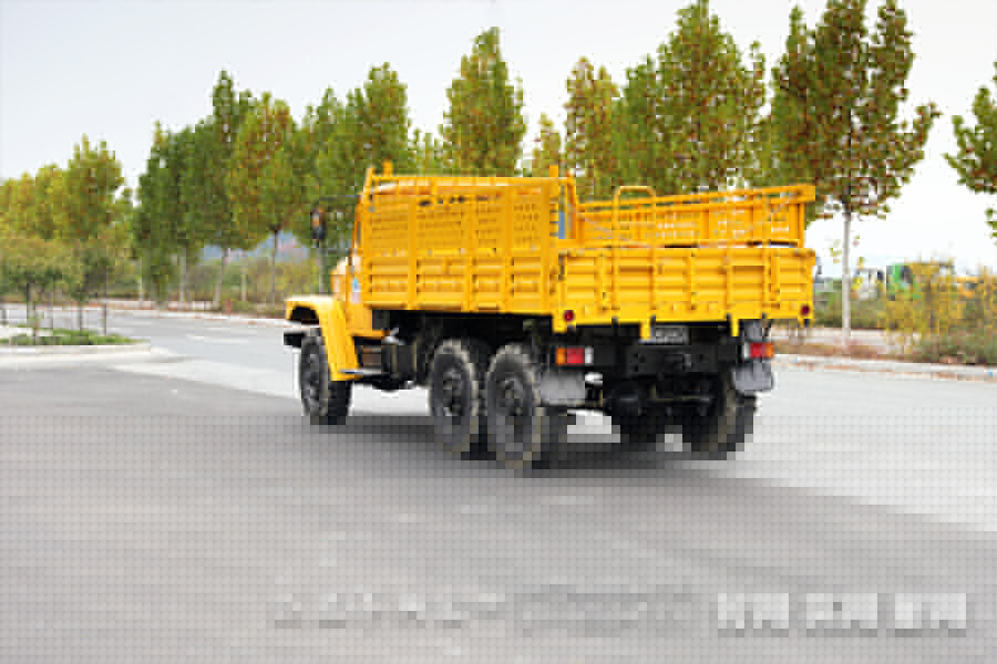 东风6X6,EQ2082,EQ240,6X6长头卡车,双玻璃柴油卡车,四吨民用卡车,尖头越野运兵车,25Y