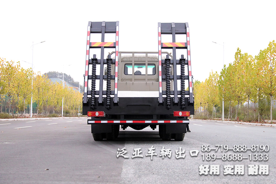 东风8X4,8X4平板,平板底盘,东风10米平板,东风10米底盘,30吨专用车底盘,30吨底盘,专用车底盘改装