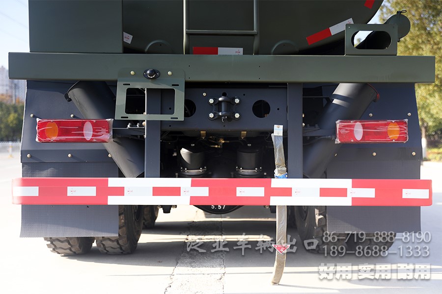 东风6x4、东风6x6、油罐车、加油车、罐式加油车、东风6x4越野油罐车、平头卧铺加油车