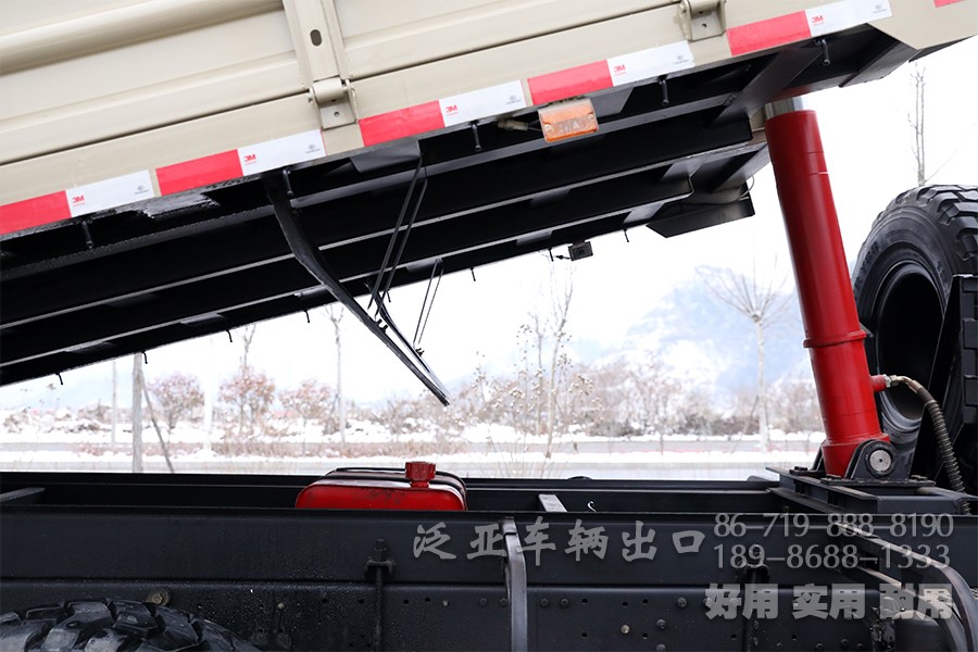 东风六驱。东风6x6，东风大马力越野卡车，天锦驾驶室卡车、210马力卡车