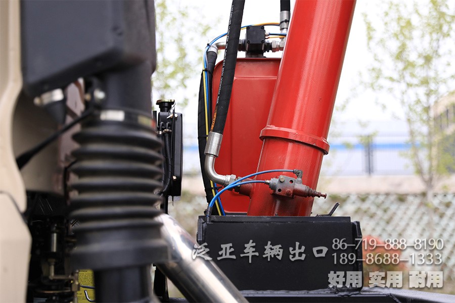 全驱自卸车，三桥自卸车，东风自卸车，东风六驱，后八轮自卸车，东风6×6，东风越野卡车，六驱自卸车，东风后八轮，后八轮卡车，全驱后八轮