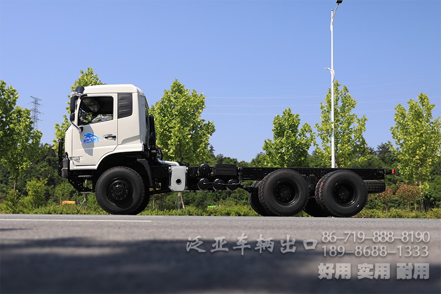 东风4x2，越野专用车底盘，190马力底盘