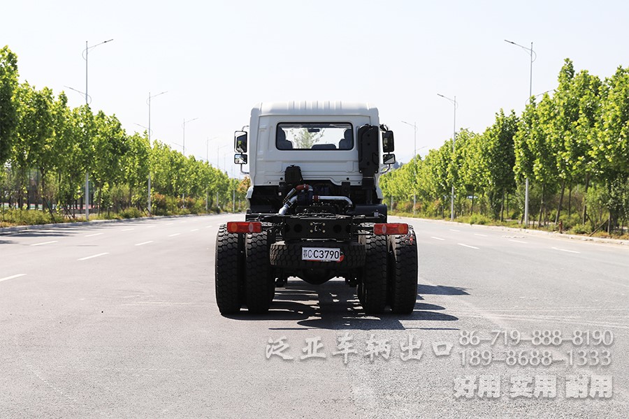 东风4x2，越野专用车底盘，190马力底盘