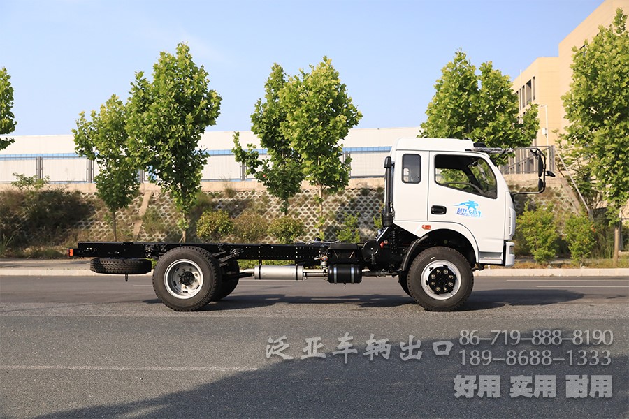 东风4x2，吸污车8档专用车底盘，多功能特种车底盘，底盘改装厂家