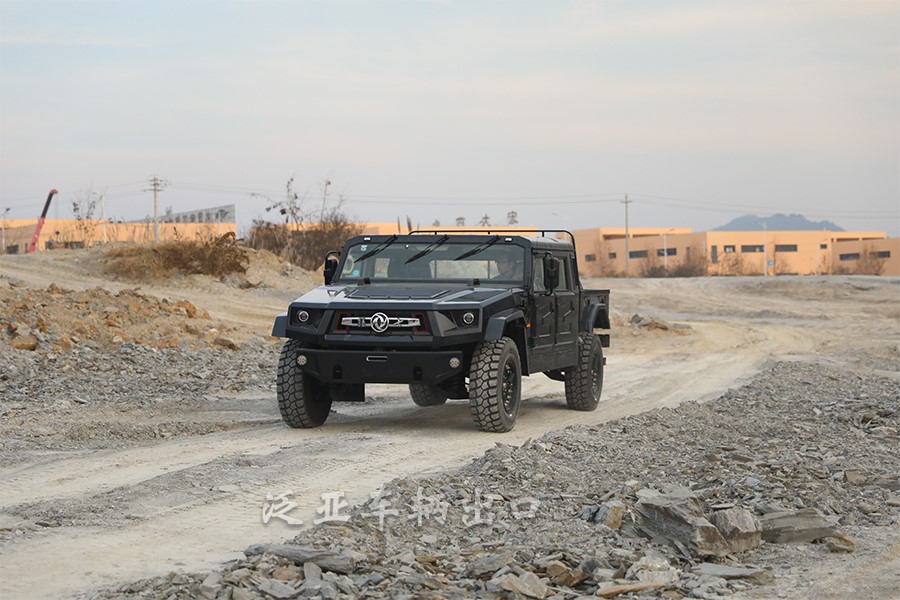 <strong>来看看这辆“黑武士” 猛士越野车</strong>