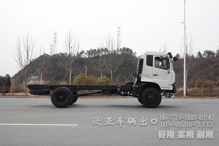 东风四驱，东风4x4，加油车底盘